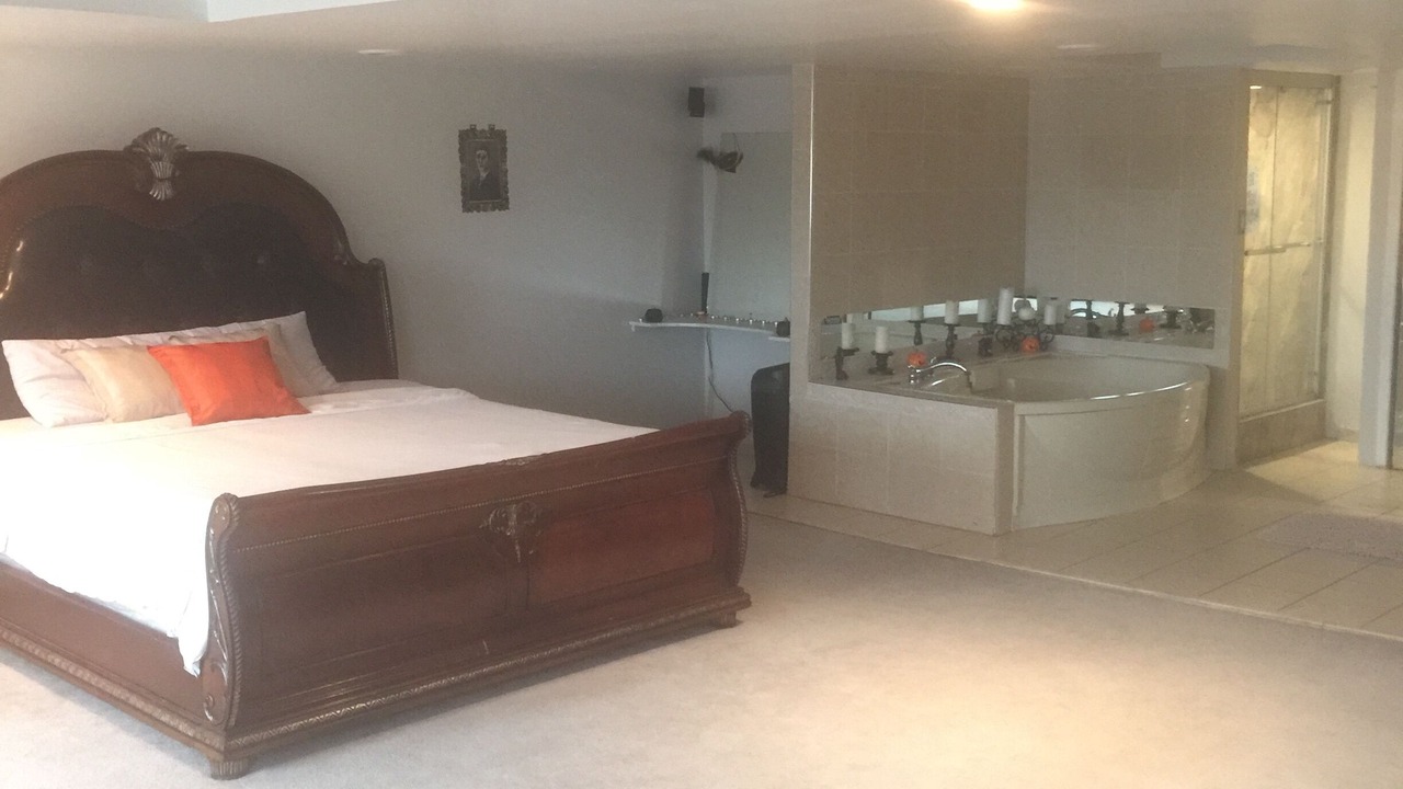 Photo of Bedroom in Mill Basin