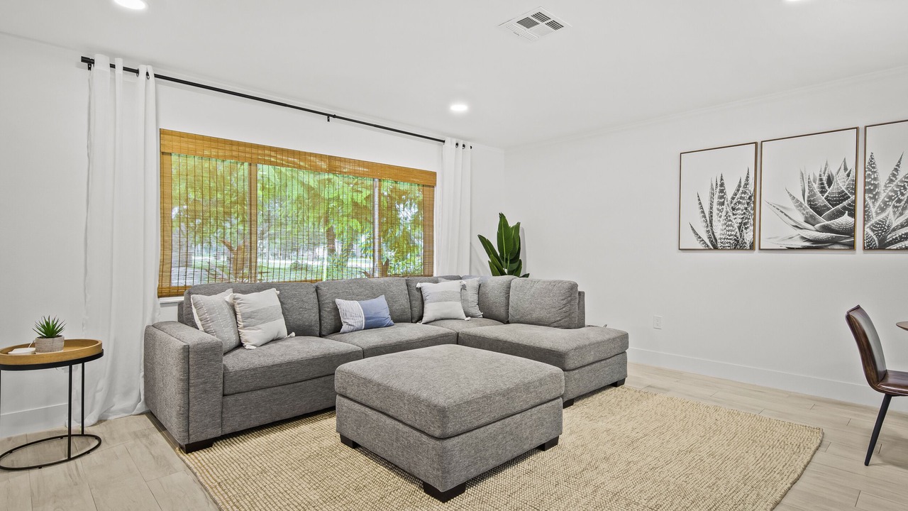 Photo of Livingroom in Sarasota Springs