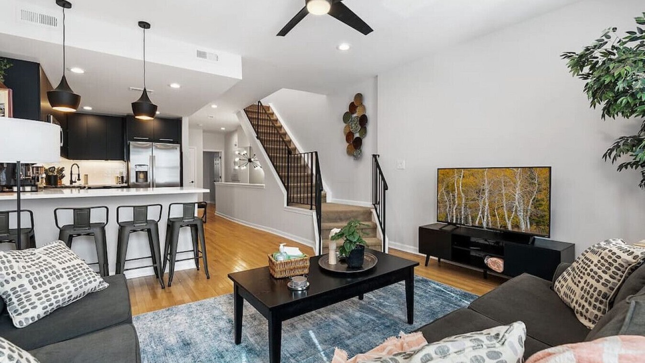 Photo of Livingroom in Southwest Center City