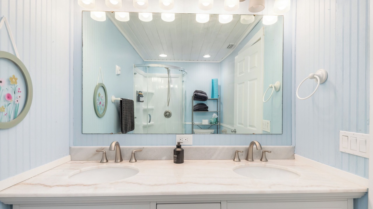 Photo of Bathroom in Charlotte Park