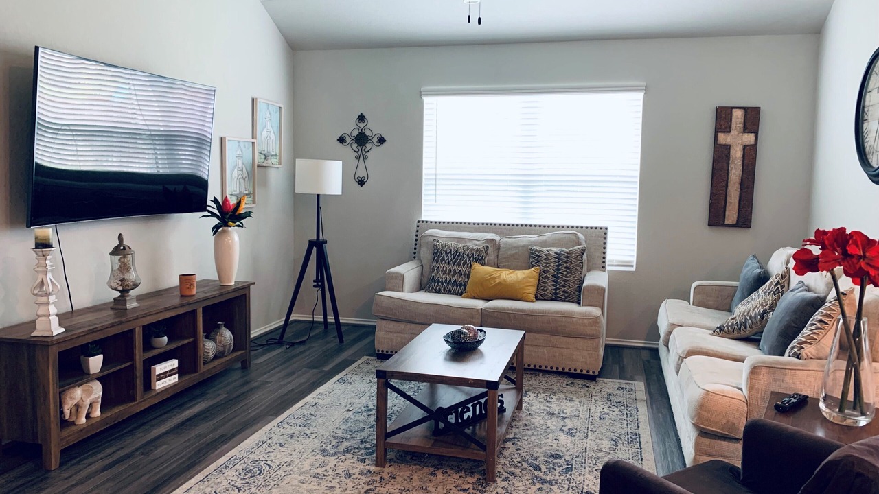Photo of Livingroom in Converse