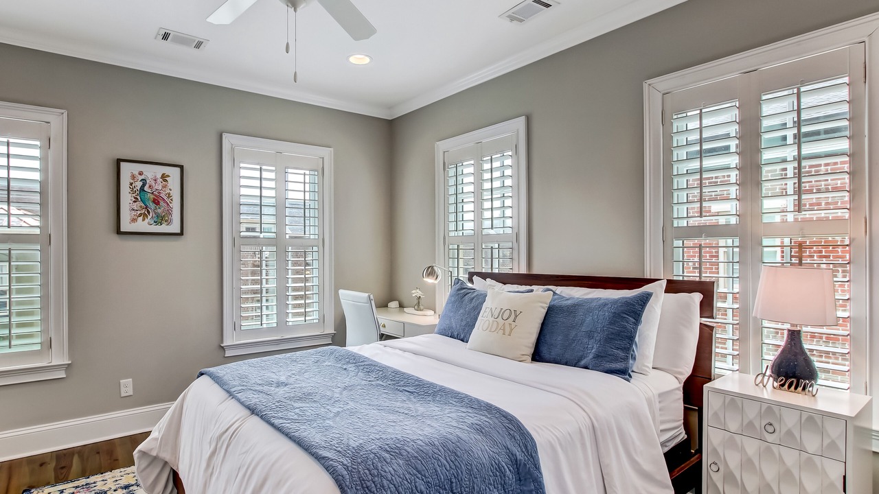 Photo of Bedroom in Historic District - North