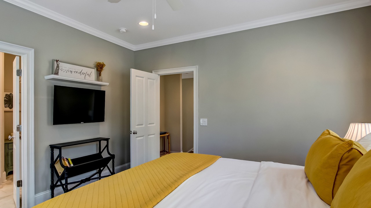 Photo of Bedroom in Historic District - North