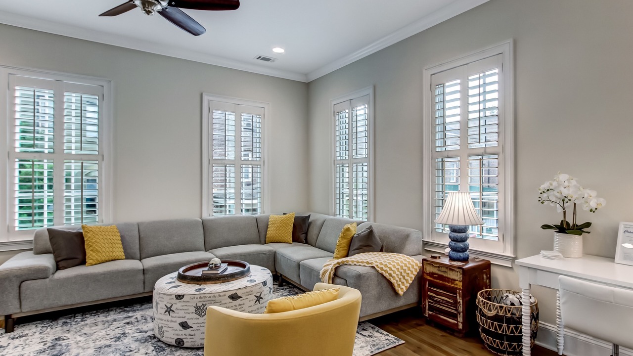 Photo of Livingroom in Historic District - North