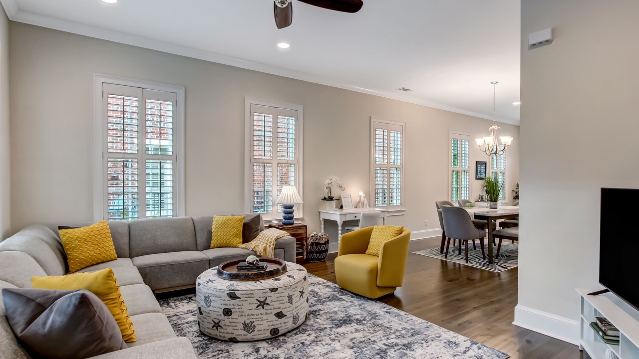 Photo of Livingroom in Historic District - North