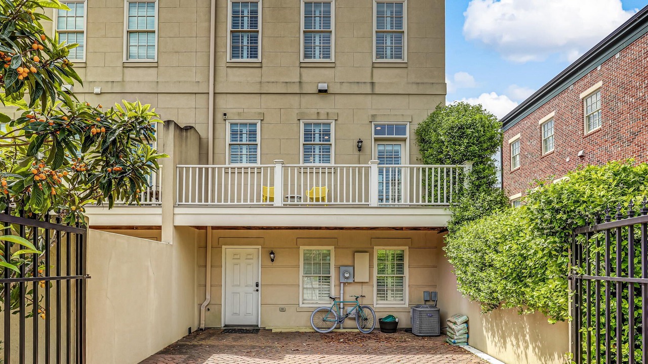 Photo of Outdoor in Historic District - North
