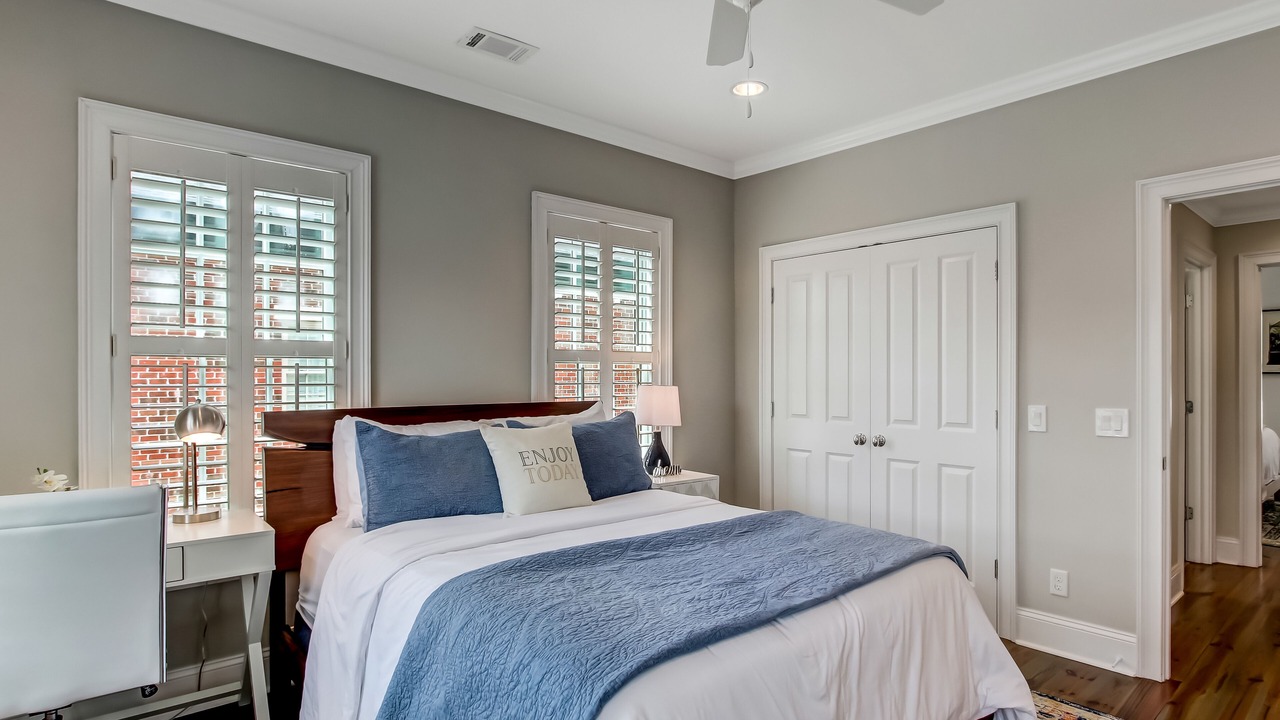 Photo of Bedroom in Historic District - North