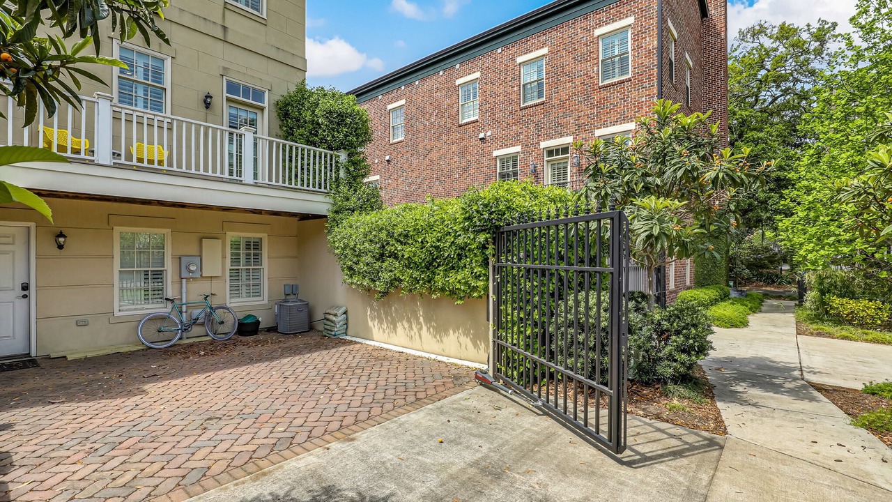 Photo of Outdoor in Historic District - North