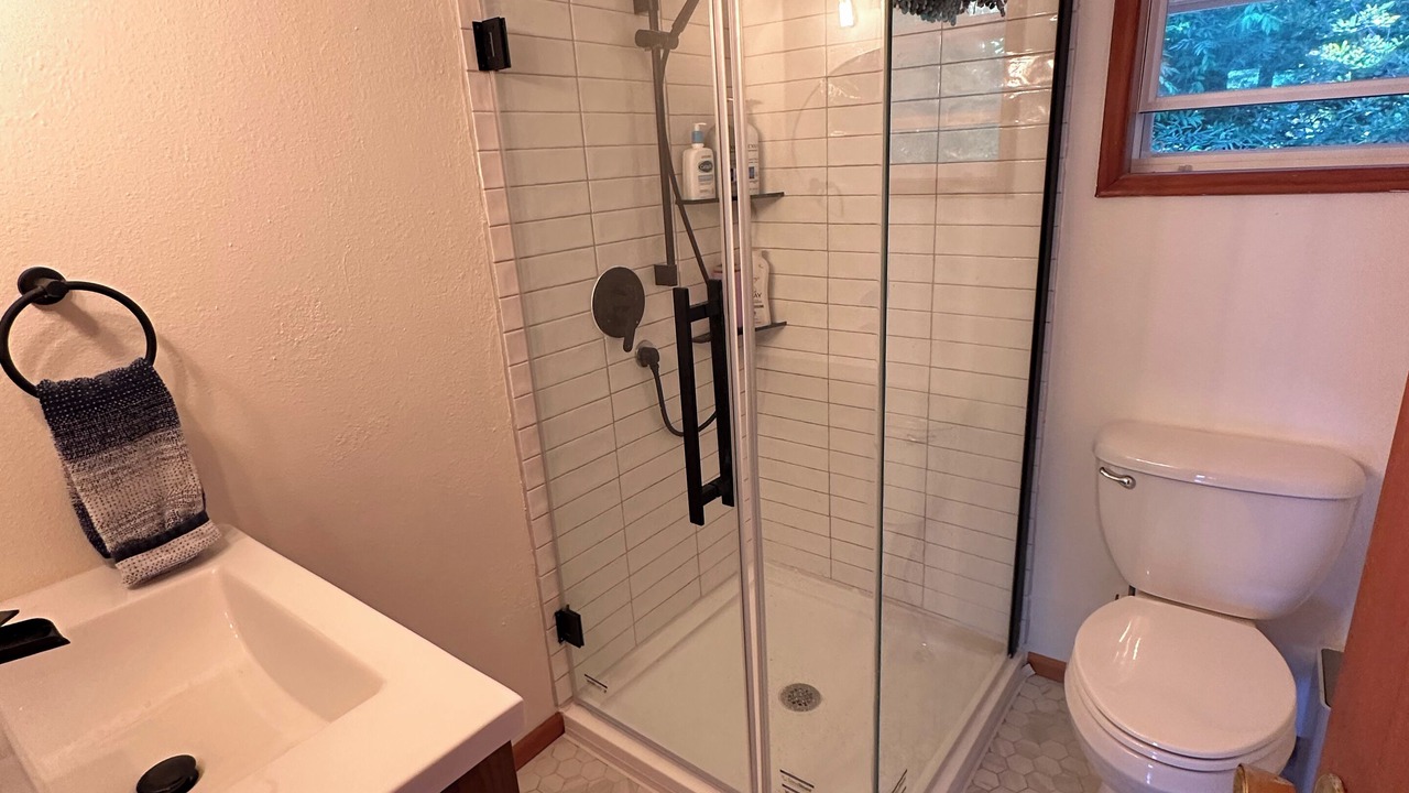 Photo of Bathroom in Yachats