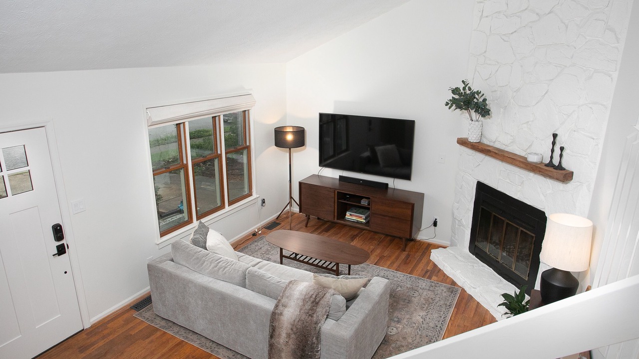 Photo of Livingroom in Southwest Raleigh