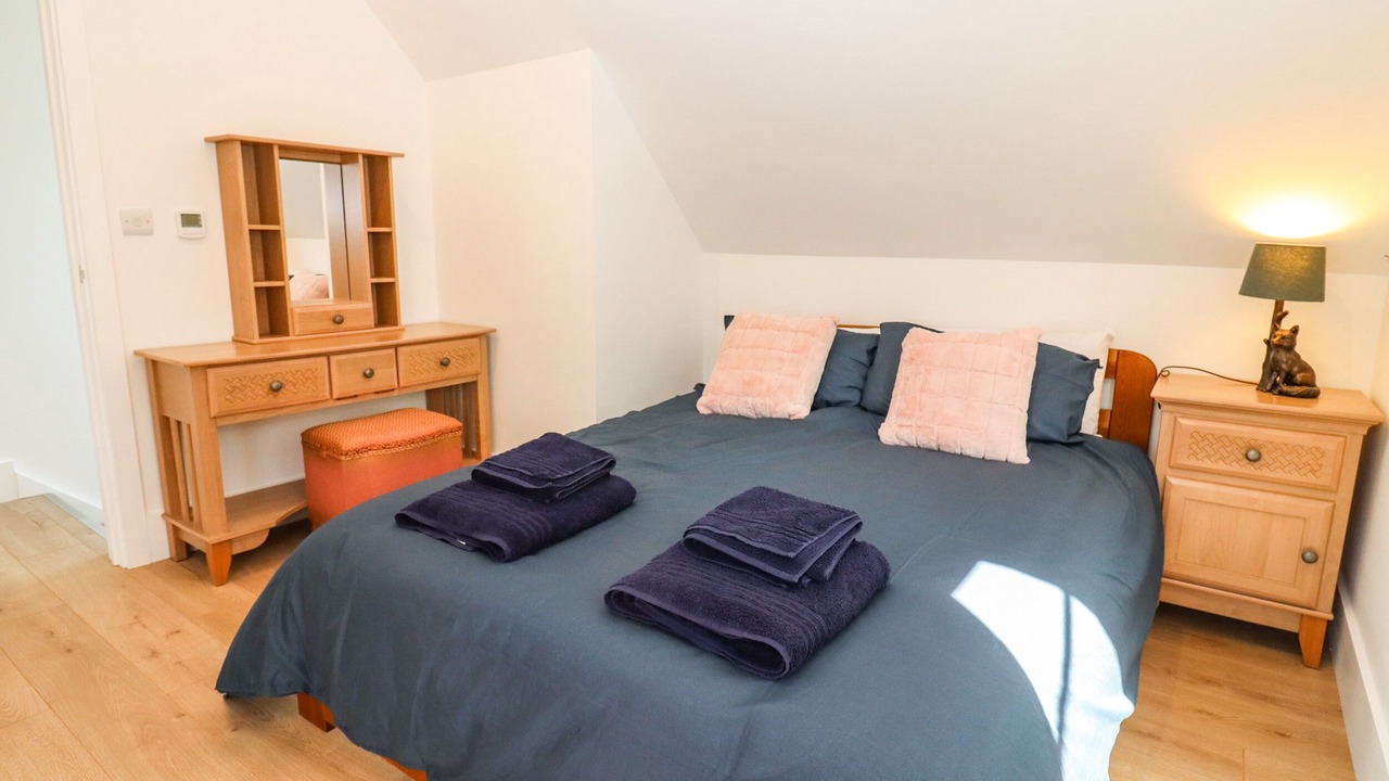 Photo of Bedroom in South Leigh