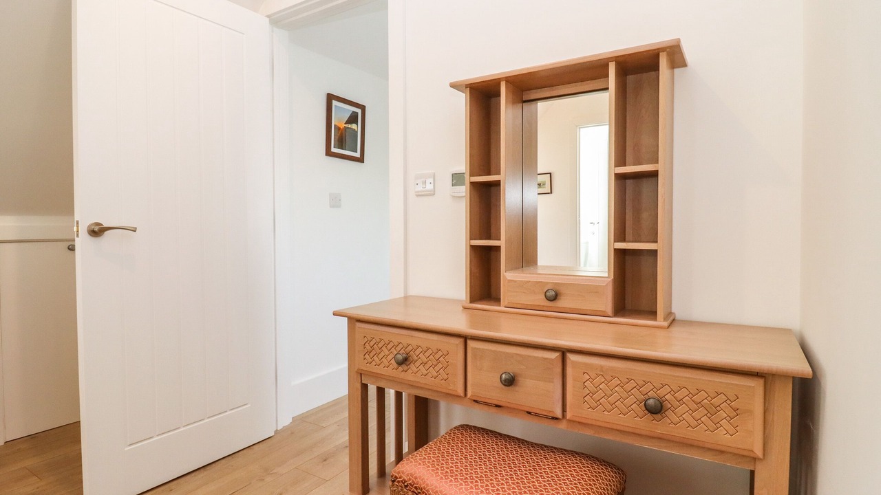 Photo of Others in South Leigh