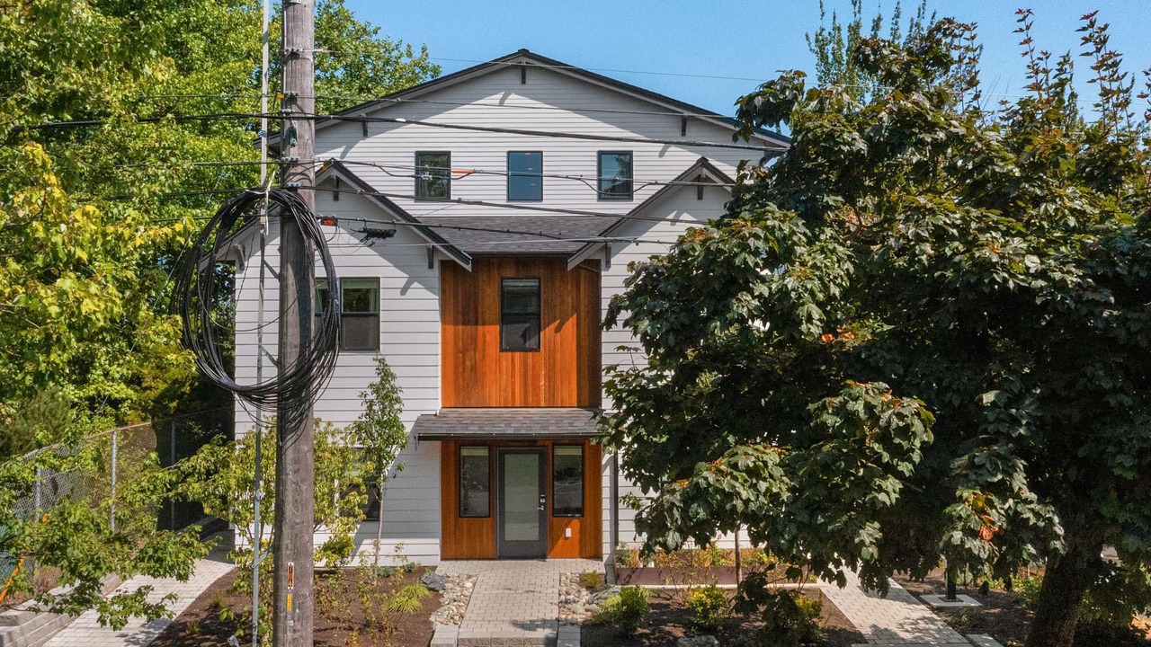 Photo of Outdoor in Minor