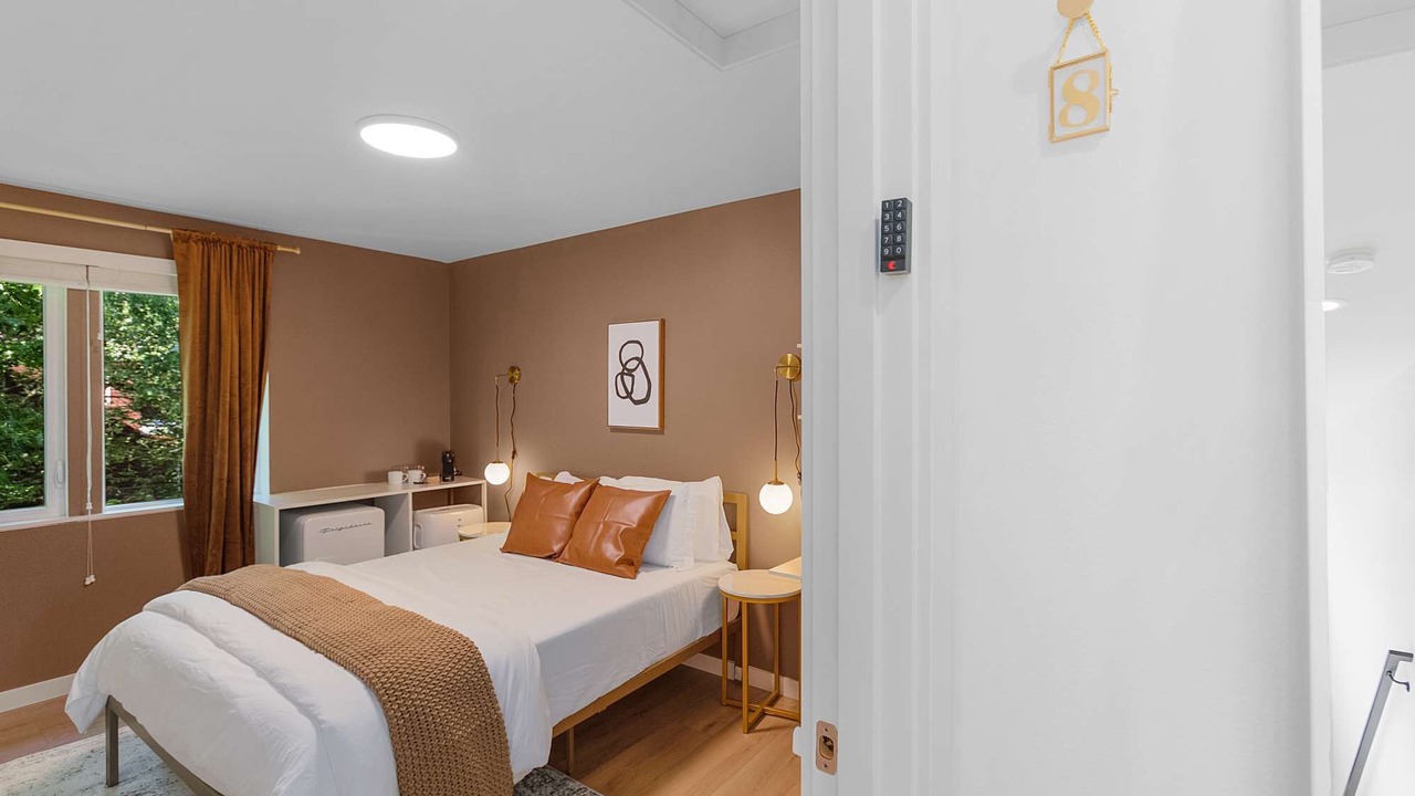 Photo of Bedroom in Minor