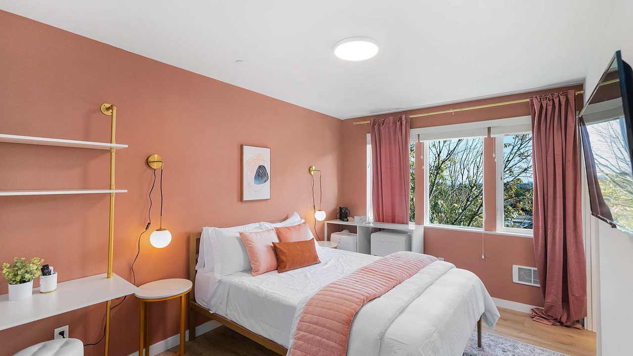 Photo of Bedroom in Minor