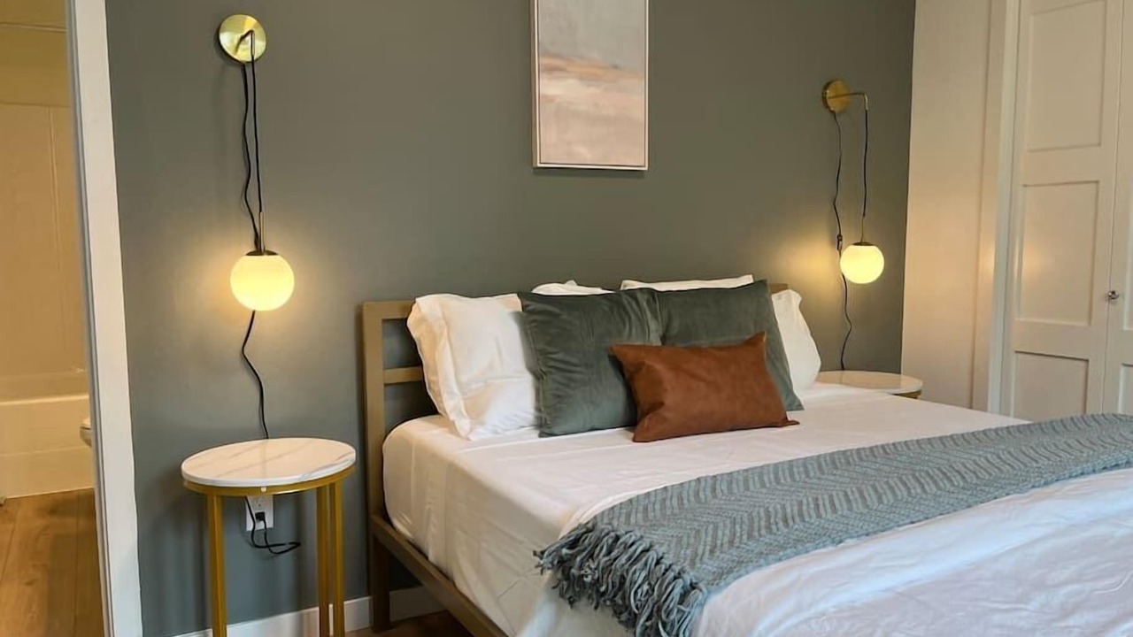 Photo of Bedroom in Minor