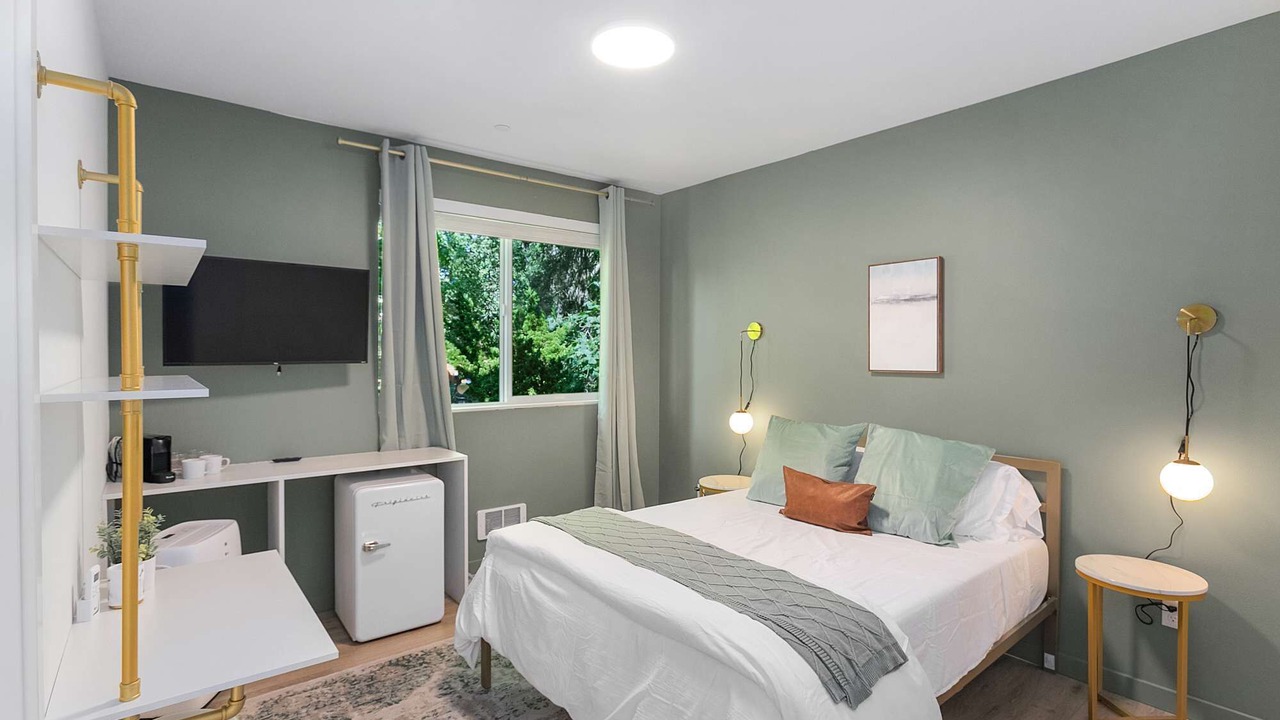 Photo of Bedroom in Minor