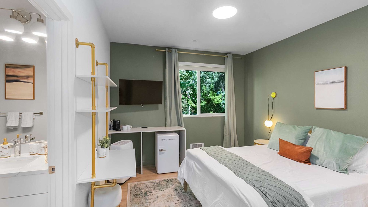 Photo of Bedroom in Minor