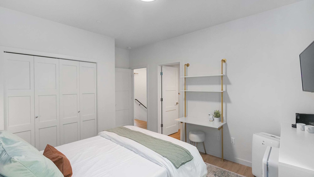 Photo of Bedroom in Minor