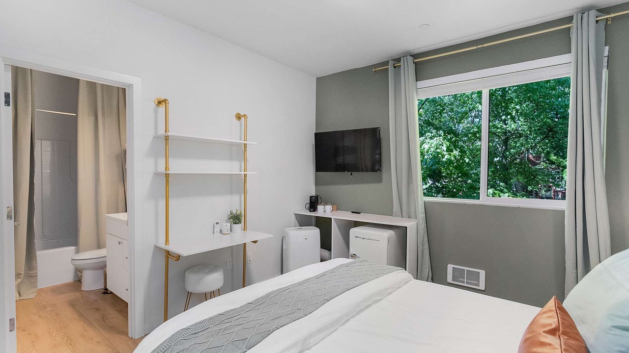 Photo of Bedroom in Minor
