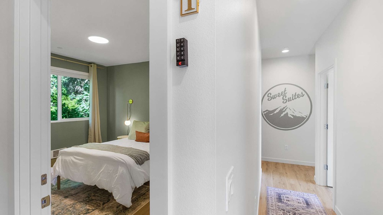Photo of Bedroom in Minor