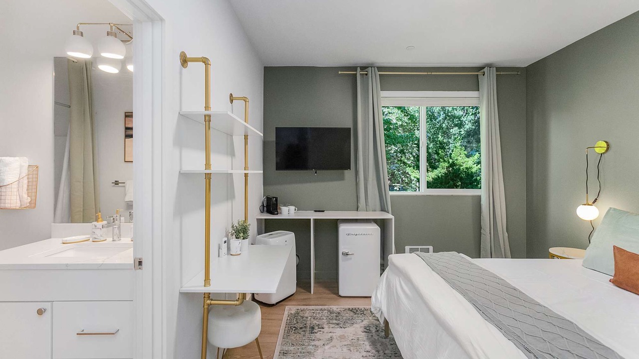 Photo of Bedroom in Minor