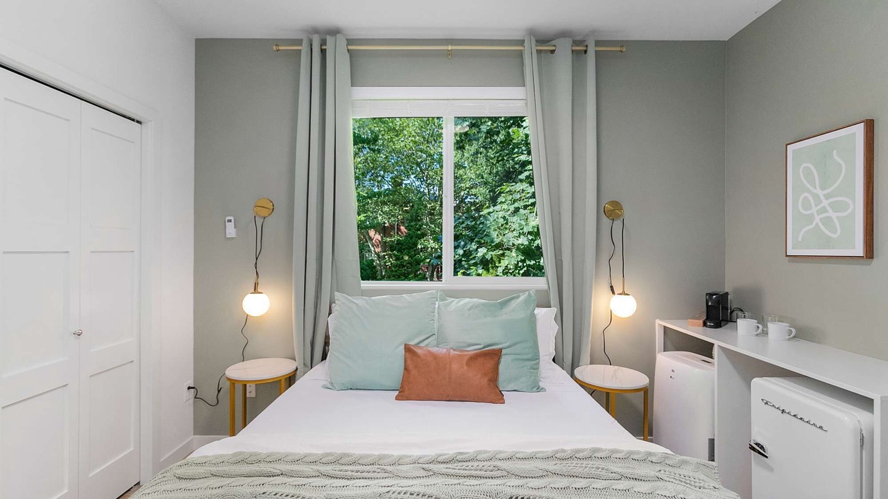 Photo of Bedroom in Minor