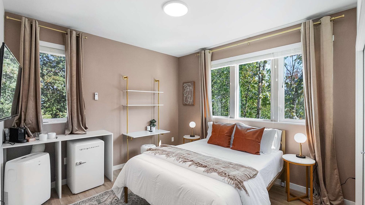 Photo of Bedroom in Minor