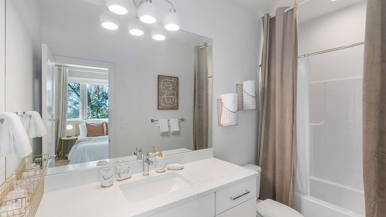 Photo of Bathroom in Minor