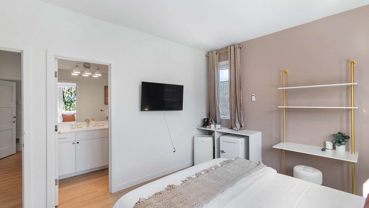 Photo of Bedroom in Minor