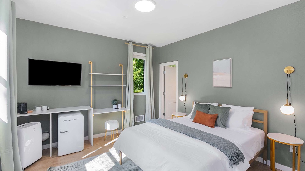 Photo of Bedroom in Minor