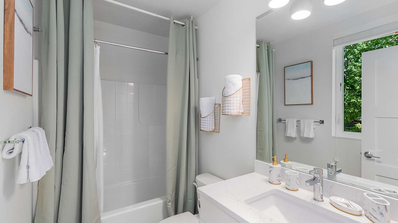 Photo of Bathroom in Minor