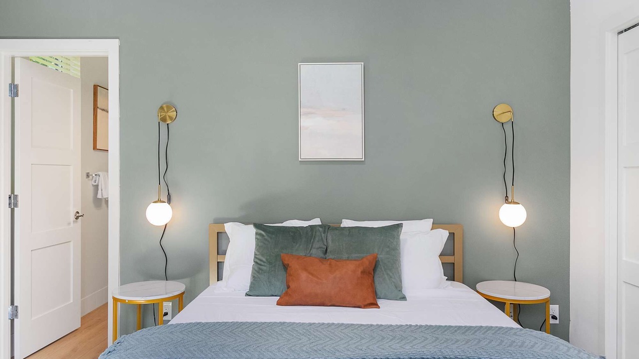 Photo of Bedroom in Minor