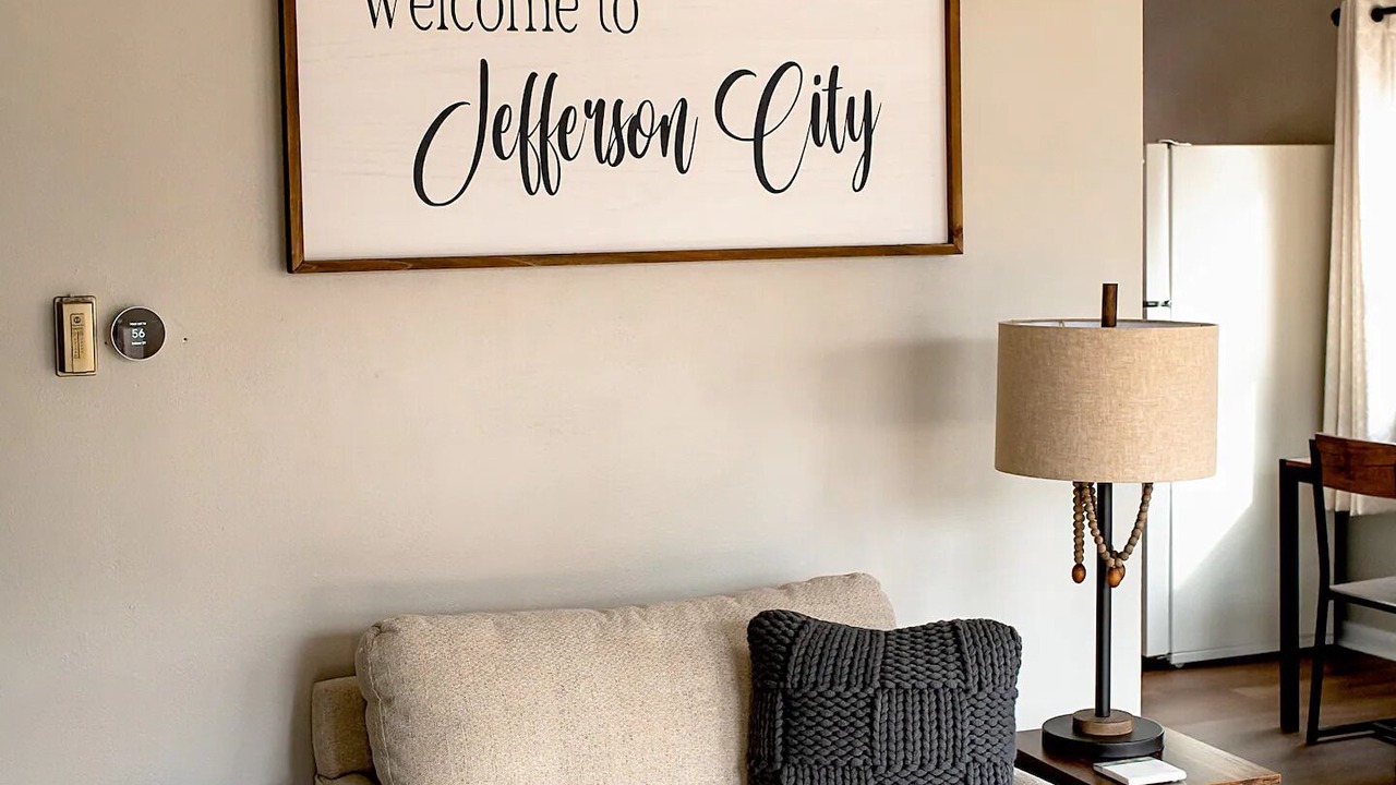 Photo of Livingroom in Jefferson City