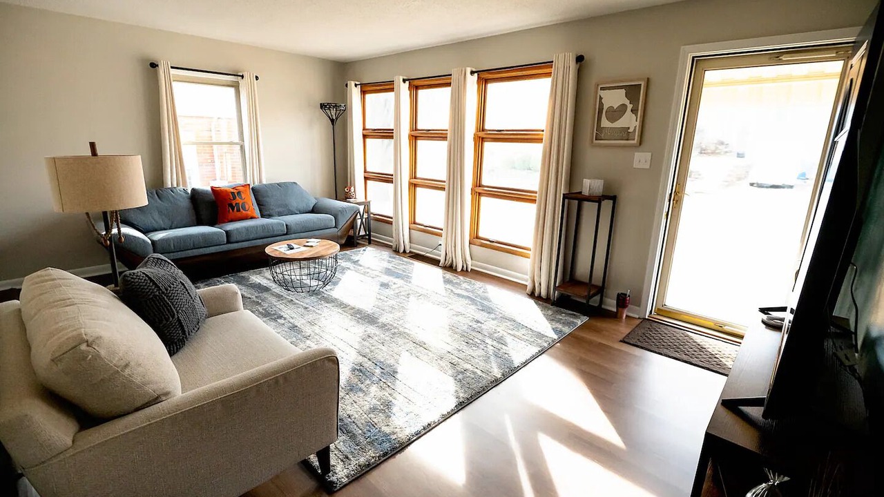 Photo of Livingroom in Jefferson City
