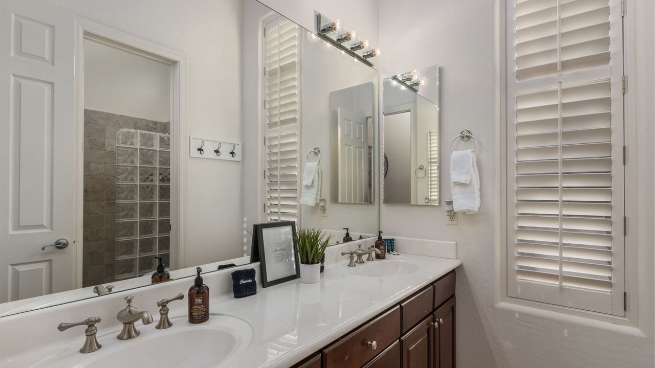 Photo of Bathroom in Pinnacle Peak