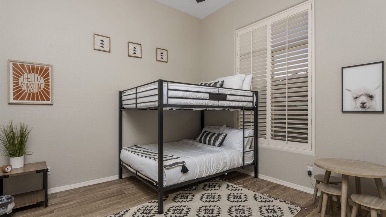 Photo of Bedroom in Pinnacle Peak