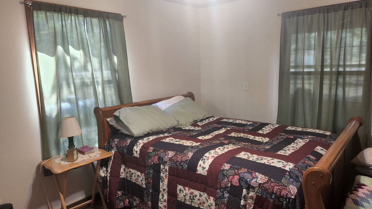 Photo of Bedroom in Broaddus