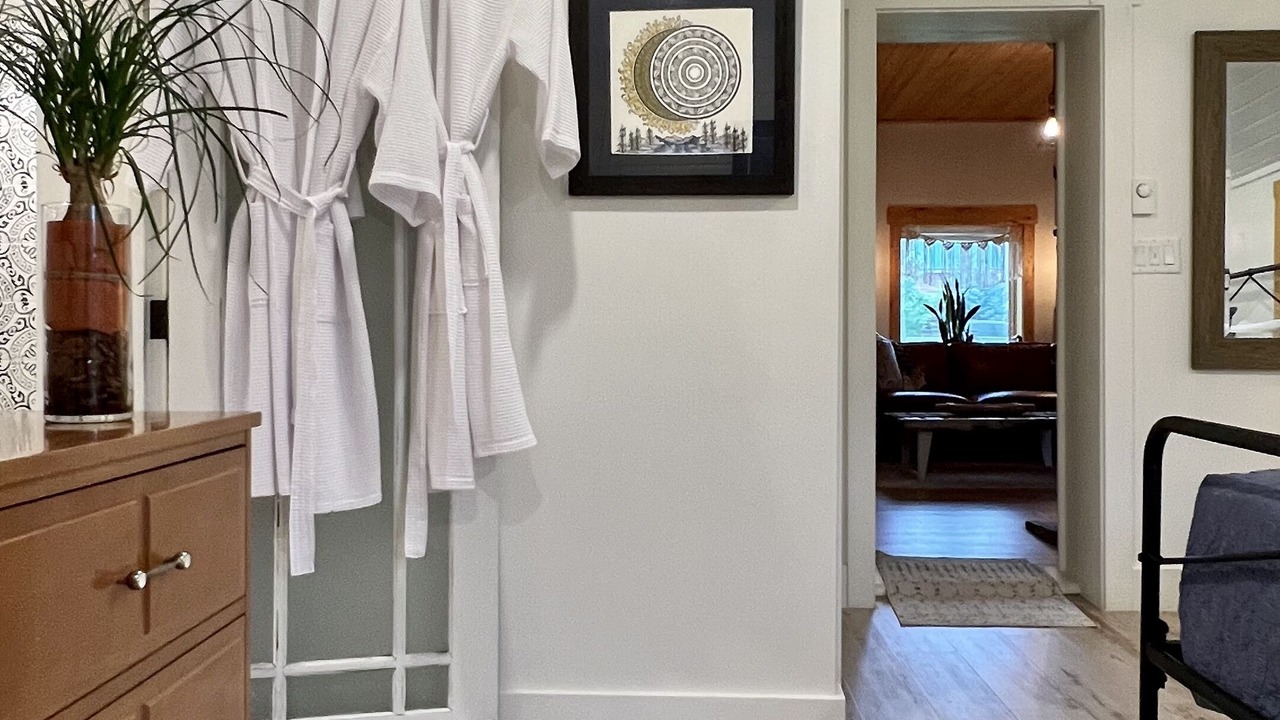 Photo of Bedroom in Pine Valley