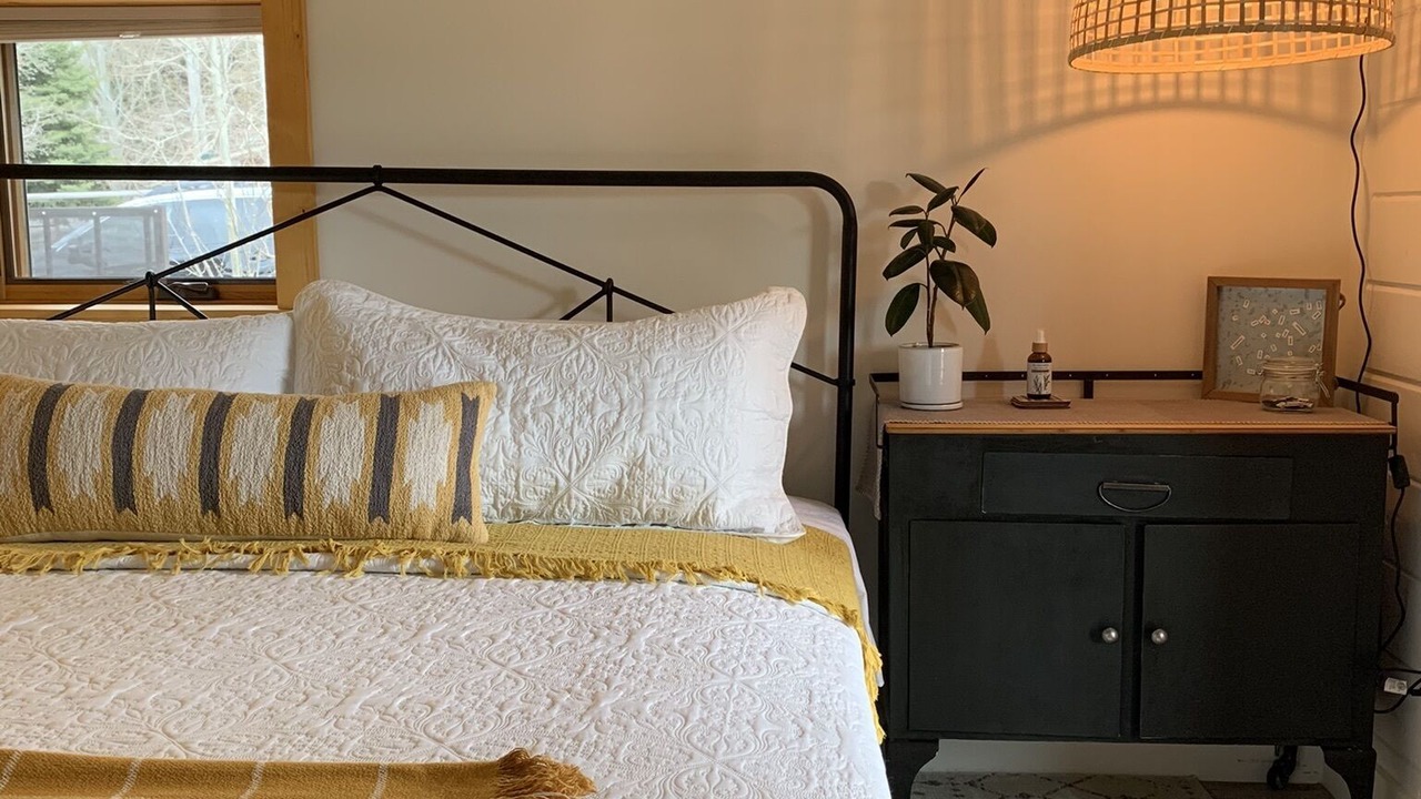 Photo of Bedroom in Pine Valley