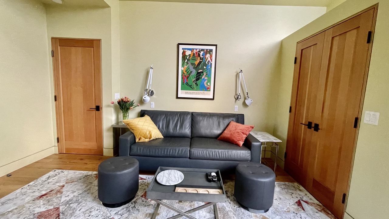 Photo of Livingroom in Del Rey