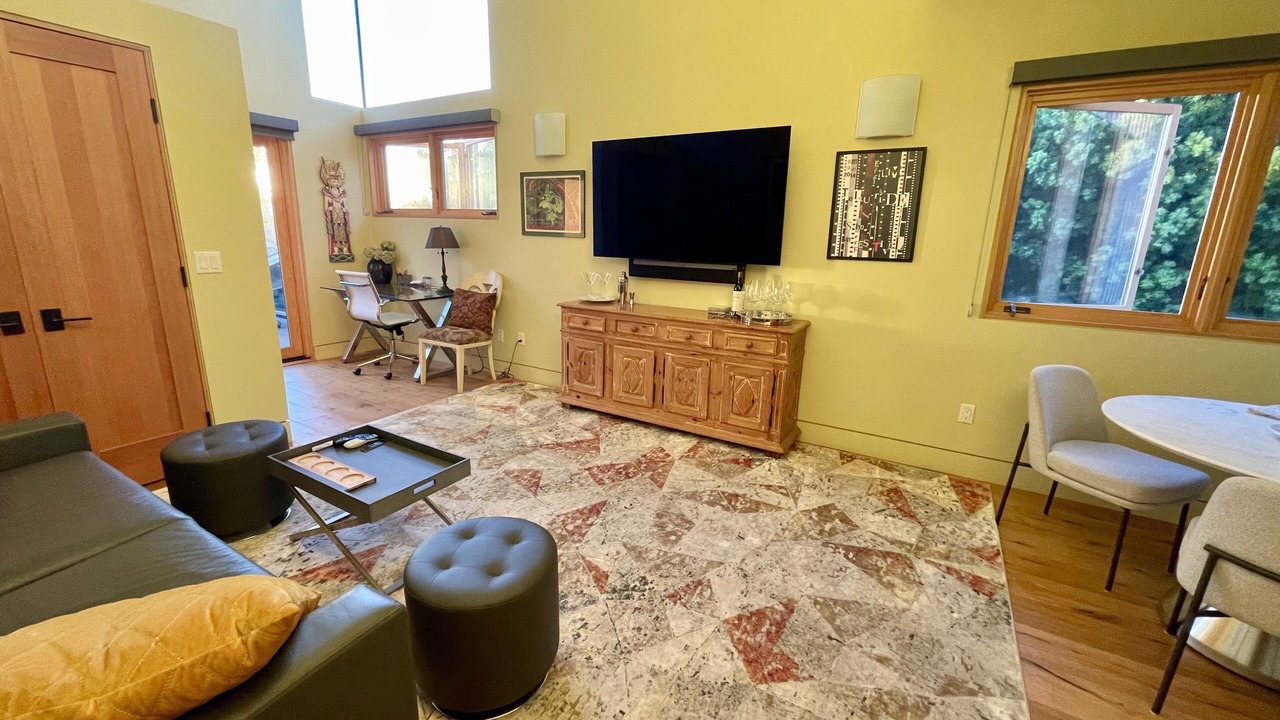 Photo of Livingroom in Del Rey