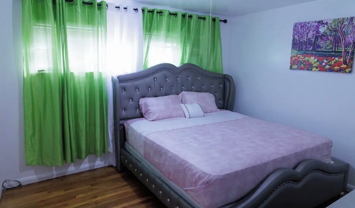 Photo of Bedroom in Lincoln Park