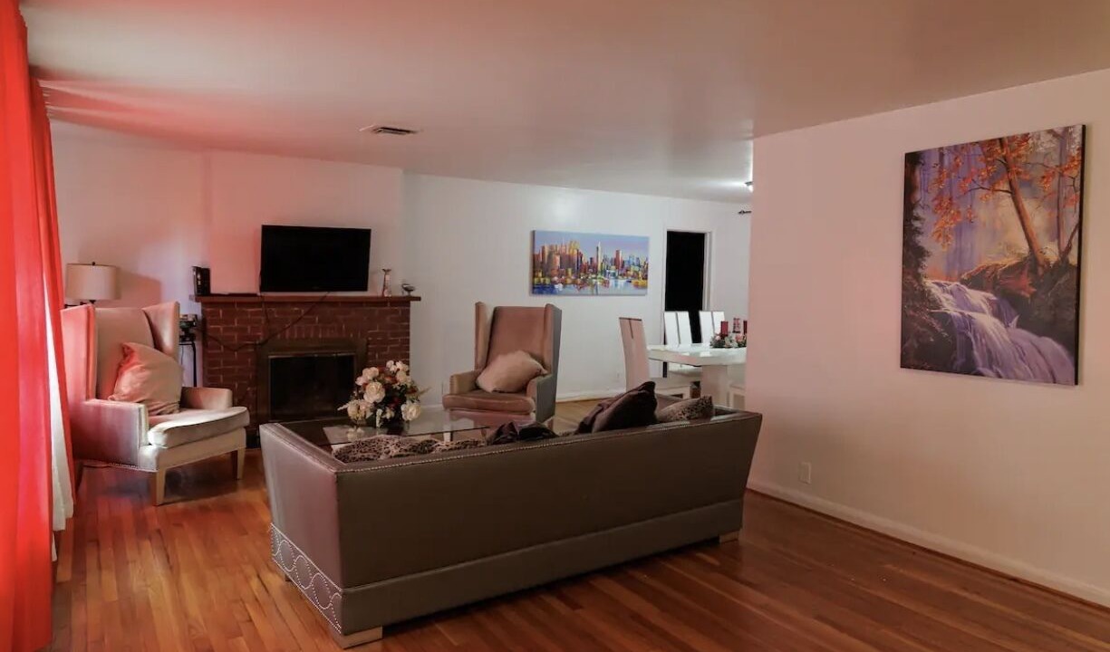Photo of Livingroom in Lincoln Park