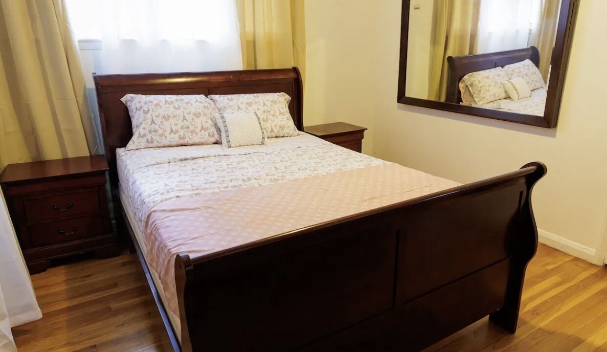 Photo of Bedroom in Lincoln Park