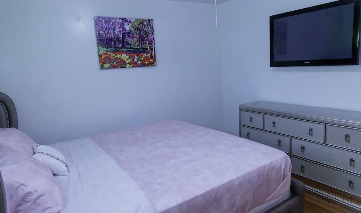 Photo of Bedroom in Lincoln Park