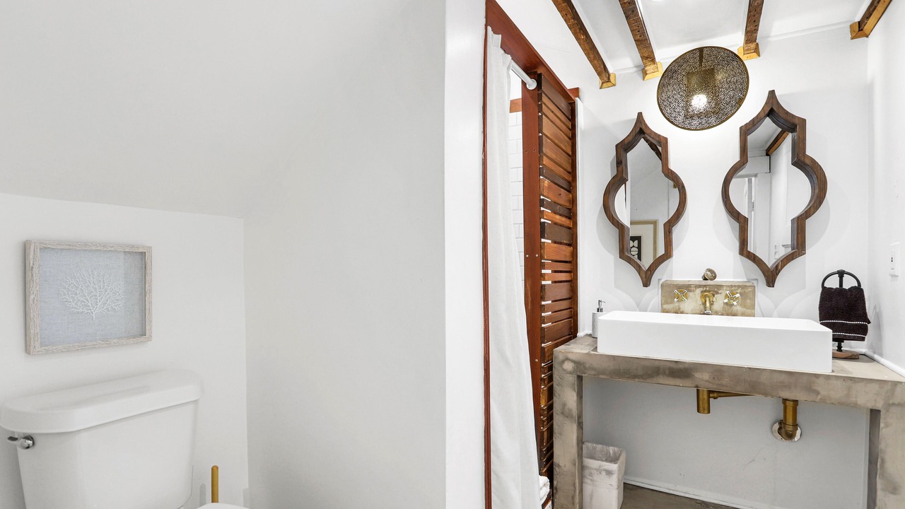 Photo of Bathroom in Midtown