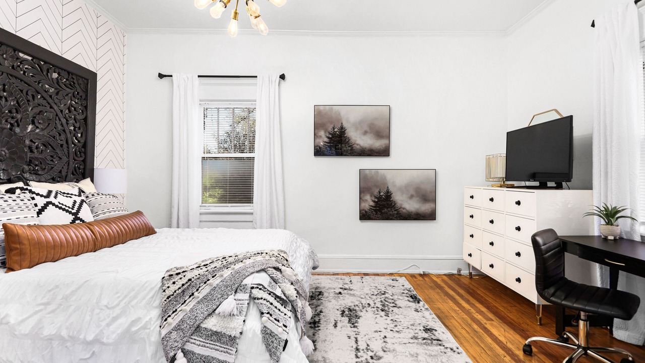 Photo of Bedroom in Midtown