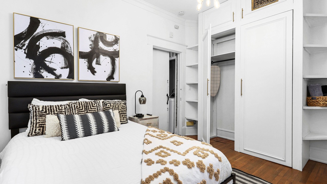 Photo of Bedroom in Midtown