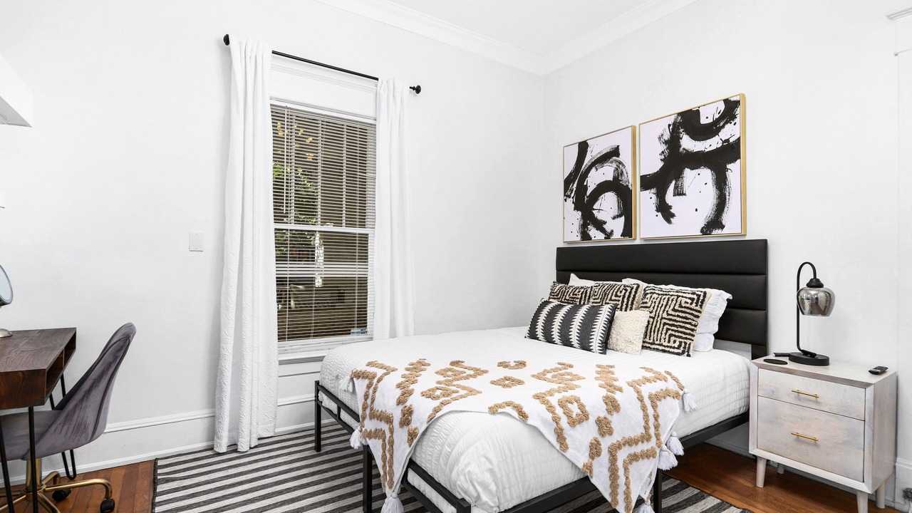 Photo of Bedroom in Midtown